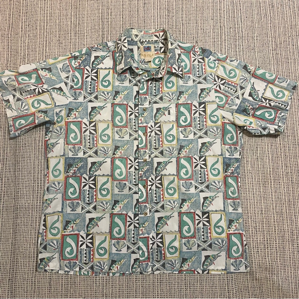 AVI collection by KAHALA Hawaiian Islands Button Up Short Sleeve